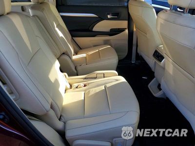 Zdjęcie 11 z 14 samochodu: 2019 TOYOTA HIGHLANDER XLE VIN:5TDJZRFH5KS737593 - miniatura
