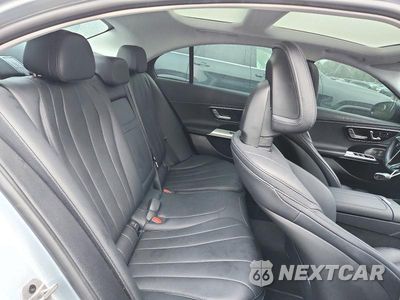 Zdjęcie 10 z 12 samochodu: 2025 MERCEDES-BENZ E 350 4MATIC VIN:W1KLF4HB6SA112121 - miniatura