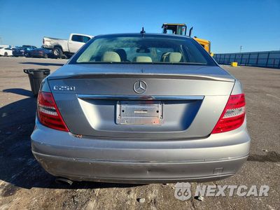 Zdjęcie 6 z 12 samochodu: 2014 MERCEDES-BENZ C 250 VIN:WDDGF4HB1EG250782 - miniatura