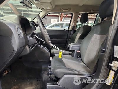 Zdjęcie 7 z 13 samochodu: 2017 JEEP PATRIOT SPORT VIN:1C4NJRBBXHD142124 - miniatura
