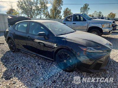 Czwarte zdjęcie samochodu z boku: 2025 TOYOTA CAMRY SE VIN:4T1DBADK8SU529216 - miniatura
