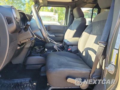 Zdjęcie 7 z 13 samochodu: 2016 JEEP WRANGLER UNLIMITED SPORT VIN:1C4BJWDG3GL107939 - miniatura