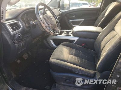 Zdjęcie 7 z 12 samochodu: 2018 NISSAN TITAN XD SV VIN:1N6AA1C40JN515796 - miniatura