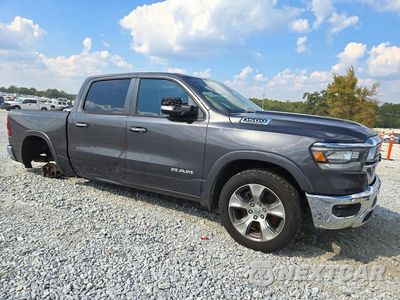 Czwarte zdjęcie samochodu z boku: 2020 RAM 1500 LARAMIE VIN:1C6RREJTXLN185627 - miniatura