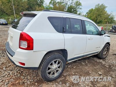 Trzecie zdjęcie samochodu z tyłu: 2011 JEEP COMPASS SPORT VIN:1J4NF1FB2BD277516 - miniatura
