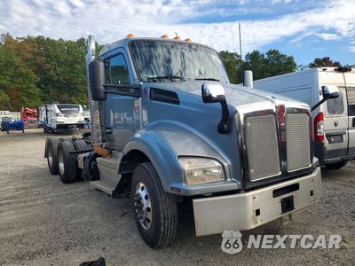 Czwarte zdjęcie samochodu z boku: 2024 KENWORTH T880 SEMI TRUCK VIN:1XKZDK9X4RJ321056 - miniatura