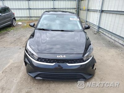 Piąte zdjęcie samochodu w środku: 2023 KIA FORTE LX VIN:3KPF24AD7PE606992 - miniatura