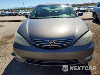 Piąte zdjęcie samochodu w środku: 2005 TOYOTA CAMRY XLE VIN:4T1BE30K75U512220 - miniatura