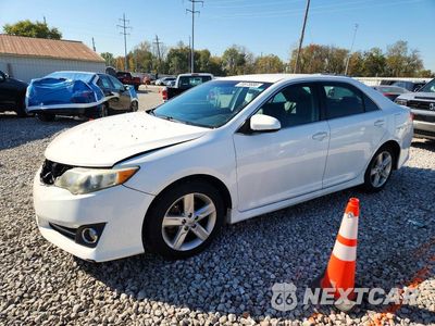 2014 TOYOTA CAMRY SE 4T1BF1FK3EU334945 - główne zdjęcie licytacji z USA - miniatura