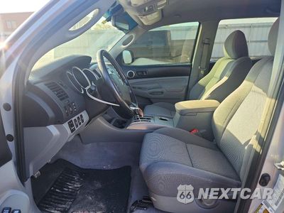 Zdjęcie 7 z 13 samochodu: 2011 TOYOTA TACOMA V6 VIN:3TMLU4EN0BM074127 - miniatura