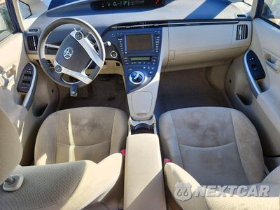 Zdjęcie 8 z 12 samochodu: 2010 TOYOTA PRIUS III VIN:JTDKN3DU0A0239316 - miniatura