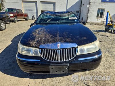 Piąte zdjęcie samochodu w środku: 2000 LINCOLN TOWN CAR EXECUTIVE VIN:1LNHM81W5YY765948 - miniatura
