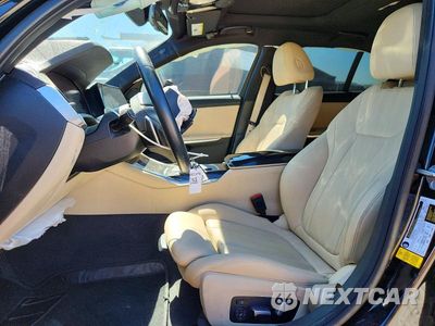 Zdjęcie 7 z 12 samochodu: 2021 BMW 330I VIN:WBA5R1C00MFK50612 - miniatura