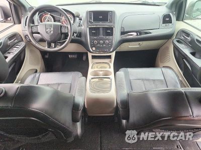Zdjęcie 8 z 13 samochodu: 2017 DODGE GRAND CARAVAN SXT VIN:2C4RDGCG2HR862540 - miniatura