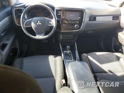 Zdjęcie 8 z 13 samochodu: 2018 MITSUBISHI OUTLANDER SE VIN:JA4AZ3A36JJ003494 - miniatura