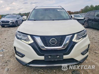 Piąte zdjęcie samochodu w środku: 2018 NISSAN ROGUE S VIN:JN8AT2MV7JW328838 - miniatura