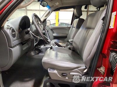 Zdjęcie 7 z 13 samochodu: 2005 JEEP LIBERTY LIMITED VIN:1J4GL58K55W677472 - miniatura