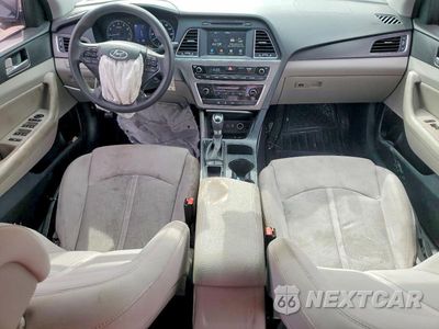 Zdjęcie 8 z 12 samochodu: 2017 HYUNDAI SONATA SPORT VIN:5NPE34AF2HH501820 - miniatura