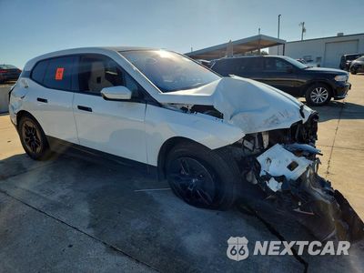 Czwarte zdjęcie samochodu z boku: 2025 BMW IX XDRIVE50 VIN:WB523CF03SCT78027 - miniatura
