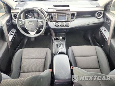 Zdjęcie 8 z 14 samochodu: 2018 TOYOTA RAV4 LE VIN:JTMBFREV2JJ183171 - miniatura