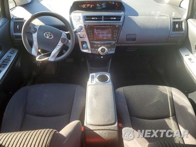 Zdjęcie 8 z 13 samochodu: 2016 TOYOTA PRIUS V THREE VIN:JTDZN3EU1GJ049718 - miniatura