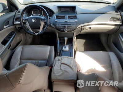 Zdjęcie 8 z 12 samochodu: 2010 HONDA ACCORD EXL VIN:1HGCP3F80AA015456 - miniatura