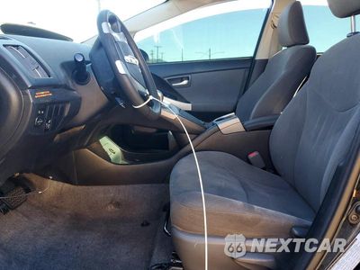 Zdjęcie 7 z 12 samochodu: 2015 TOYOTA PRIUS TWO VIN:JTDKN3DU9F0439344 - miniatura