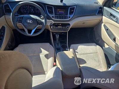 Zdjęcie 8 z 12 samochodu: 2016 HYUNDAI TUCSON SE VIN:KM8J33A45GU138954 - miniatura