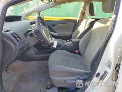 Zdjęcie 7 z 12 samochodu: 2013 TOYOTA PRIUS TWO VIN:JTDKN3DU1D5583860 - miniatura