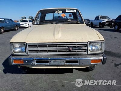 Piąte zdjęcie samochodu w środku: 1983 TOYOTA PICKUP 1/2 TON RN44 VIN:JT4RN44D2D1158045 - miniatura