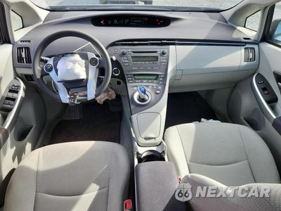 Zdjęcie 8 z 12 samochodu: 2011 TOYOTA PRIUS TWO VIN:JTDKN3DU8B0271013 - miniatura