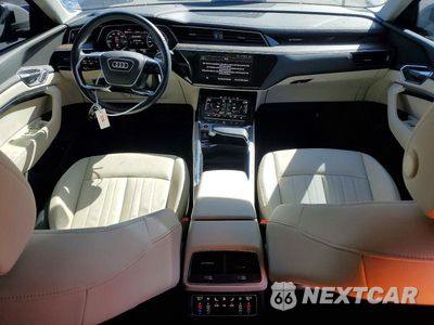 Zdjęcie 8 z 13 samochodu: 2022 AUDI E-TRON PREMIUM VIN:WA1AAAGE3NB014005 - miniatura