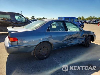 Trzecie zdjęcie samochodu z tyłu: 2001 TOYOTA CAMRY LE VIN:4T1BG22K01U831793 - miniatura
