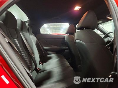 Zdjęcie 10 z 12 samochodu: 2026 HYUNDAI ELANTRA SEL SPORT VIN:KMHLM4DGXTU150996 - miniatura