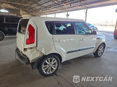 Trzecie zdjęcie samochodu z tyłu: 2013 KIA SOUL + VIN:KNDJT2A65D7523988 - miniatura