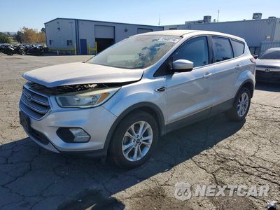 2017 FORD ESCAPE SE 1FMCU0GDXHUA84578 - główne zdjęcie licytacji z USA - miniatura