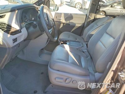 Zdjęcie 7 z 14 samochodu: 2019 TOYOTA SIENNA XLE 8-PASSENGER VIN:5TDYZ3DC6KS006495 - miniatura