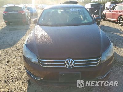 Piąte zdjęcie samochodu w środku: 2013 VOLKSWAGEN PASSAT SE VIN:1VWBP7A36DC104645 - miniatura