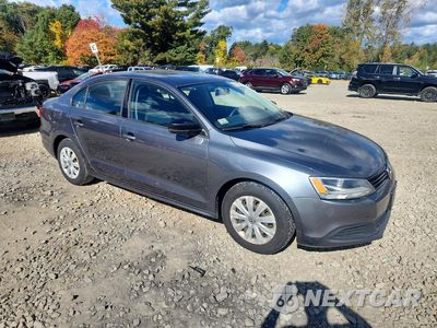 Czwarte zdjęcie samochodu z boku: 2014 VOLKSWAGEN JETTA BASE VIN:3VW2K7AJXEM333469 - miniatura