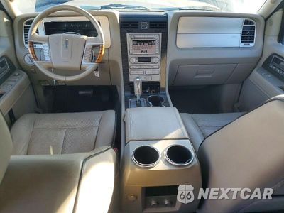 Zdjęcie 8 z 13 samochodu: 2007 LINCOLN NAVIGATOR VIN:5LMFU28597LJ16504 - miniatura