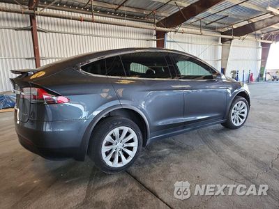 Trzecie zdjęcie samochodu z tyłu: 2016 TESLA MODEL X VIN:5YJXCBE22GF015073 - miniatura