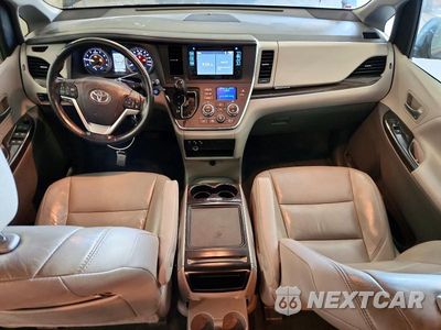 Zdjęcie 8 z 14 samochodu: 2016 TOYOTA SIENNA XLE 7-PASSENGER VIN:5TDDK3DC5GS133006 - miniatura