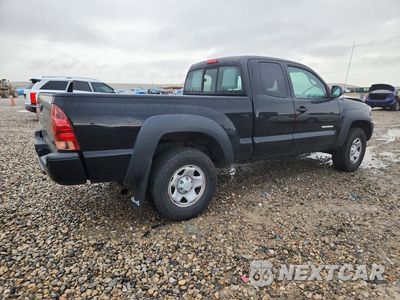 Trzecie zdjęcie samochodu z tyłu: 2014 TOYOTA TACOMA BASE VIN:5TFUX4EN1EX024105 - miniatura