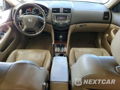 Zdjęcie 8 z 12 samochodu: 2006 HONDA ACCORD EX VIN:1HGCM56816A122575 - miniatura