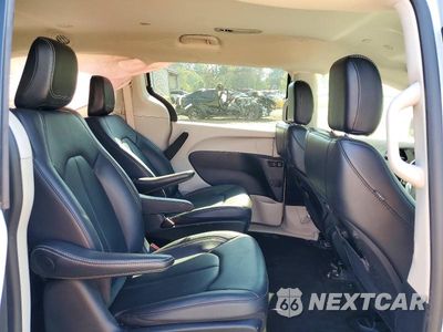 Zdjęcie 11 z 13 samochodu: 2024 CHRYSLER PACIFICA HYBRID SELECT VIN:2C4RC1S75RR150316 - miniatura