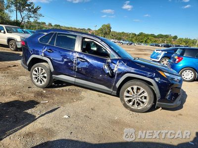 Czwarte zdjęcie samochodu z boku: 2024 TOYOTA RAV4 XLE PREMIUM VIN:2T3A1RFV7RW427290 - miniatura