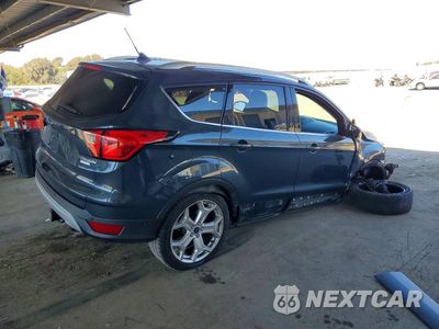 Trzecie zdjęcie samochodu z tyłu: 2019 FORD ESCAPE TITANIUM VIN:1FMCU0J96KUB82972 - miniatura