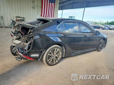 Trzecie zdjęcie samochodu z tyłu: 2018 TOYOTA CAMRY SE VIN:4T1B11HK5JU085859 - miniatura