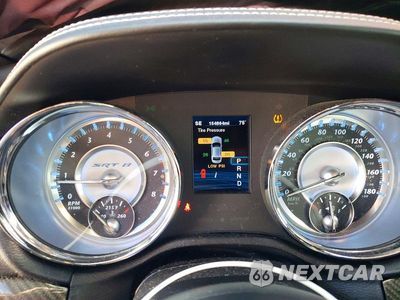Zdjęcie 9 z 12 samochodu: 2012 CHRYSLER 300 SRT-8 VIN:2C3CCAFJ7CH800857 - miniatura