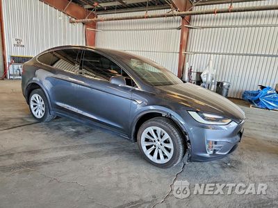 Czwarte zdjęcie samochodu z boku: 2016 TESLA MODEL X VIN:5YJXCBE22GF015073 - miniatura